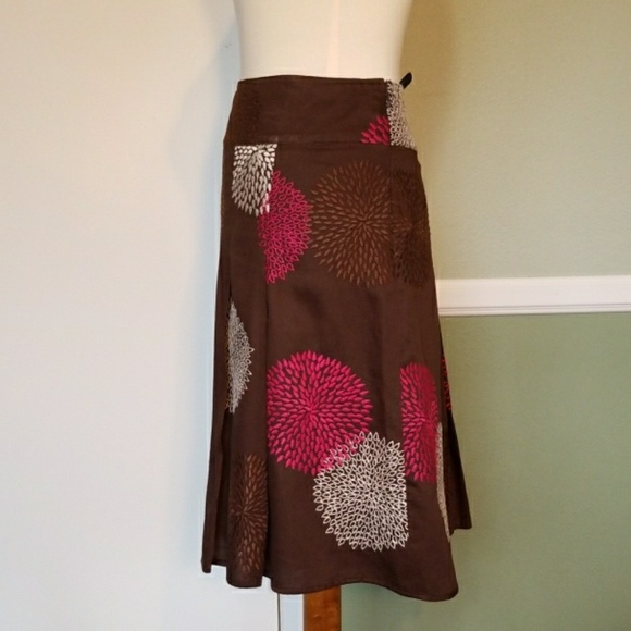ANN TAYLOR PLEATED SKIRT - Picture 2 of 5